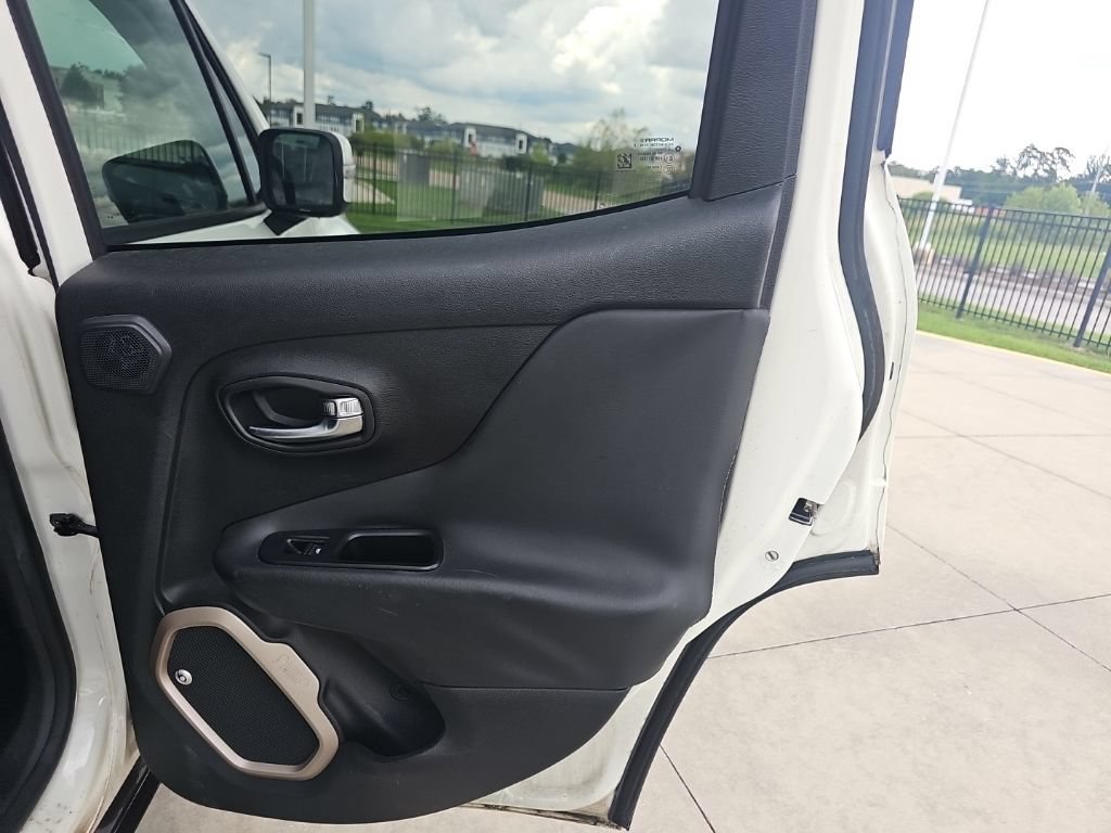 Used 2016 Jeep Renegade 75th Anniversary FWD image 19