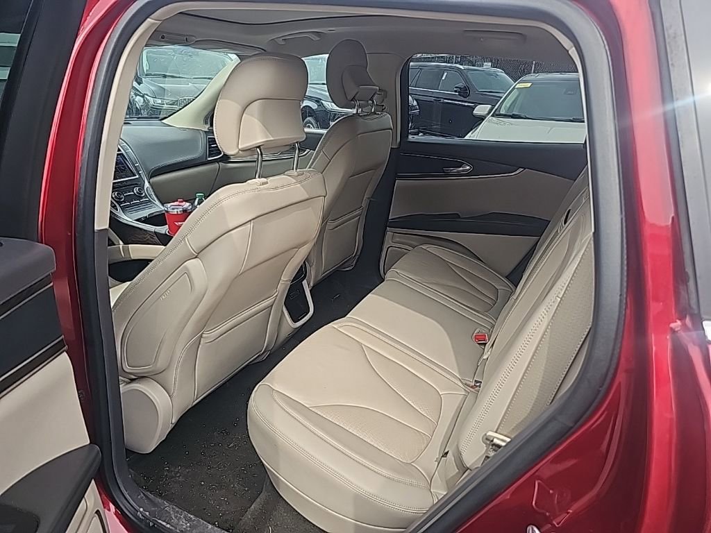 Used 2019 Lincoln Nautilus Select image 9