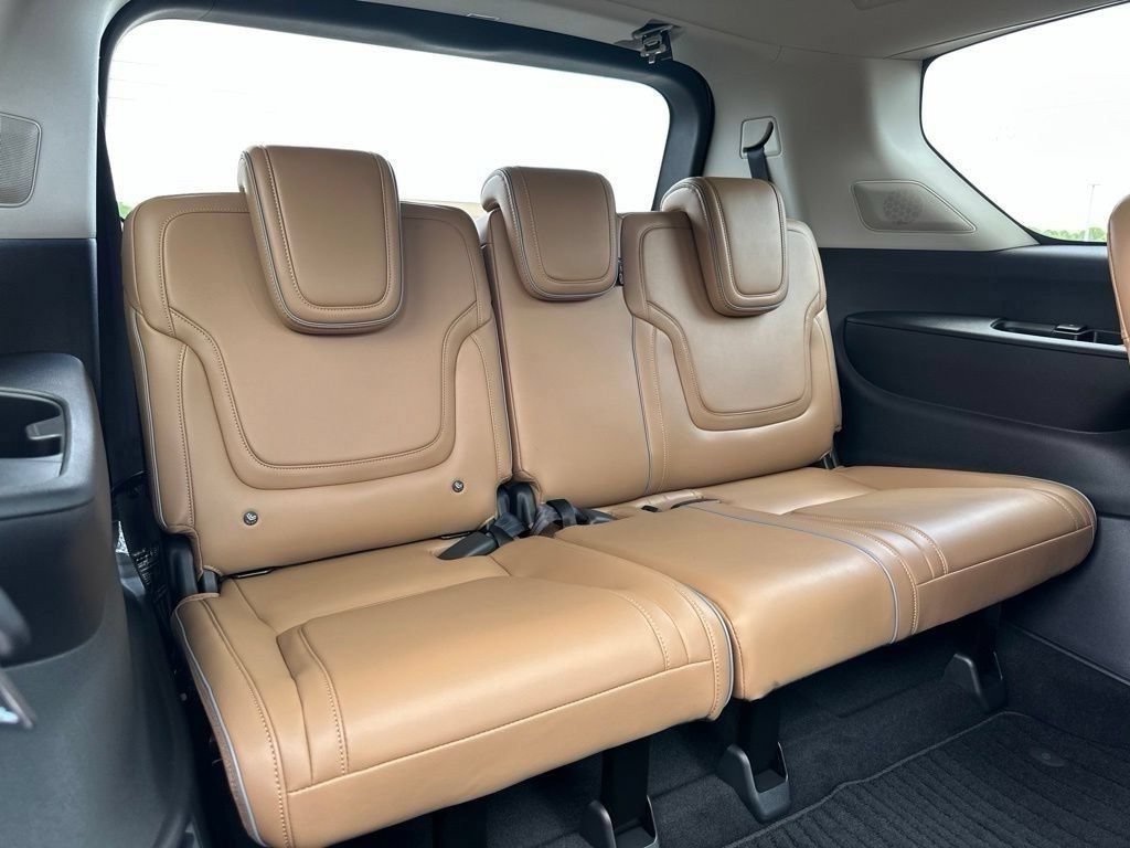 New 2027 INFINITI QX80 Luxe w/ Cargo Package AWD/4WD image 22