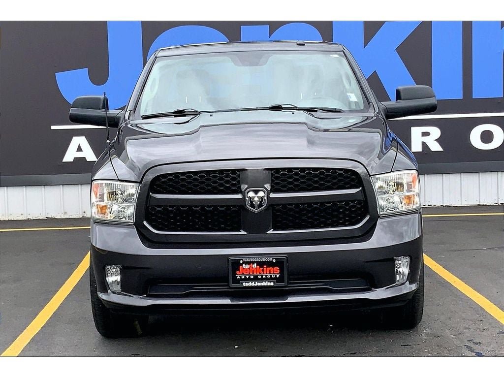 Used 2018 RAM 1500 Express w/ Express Value Package AWD/4WD image 3