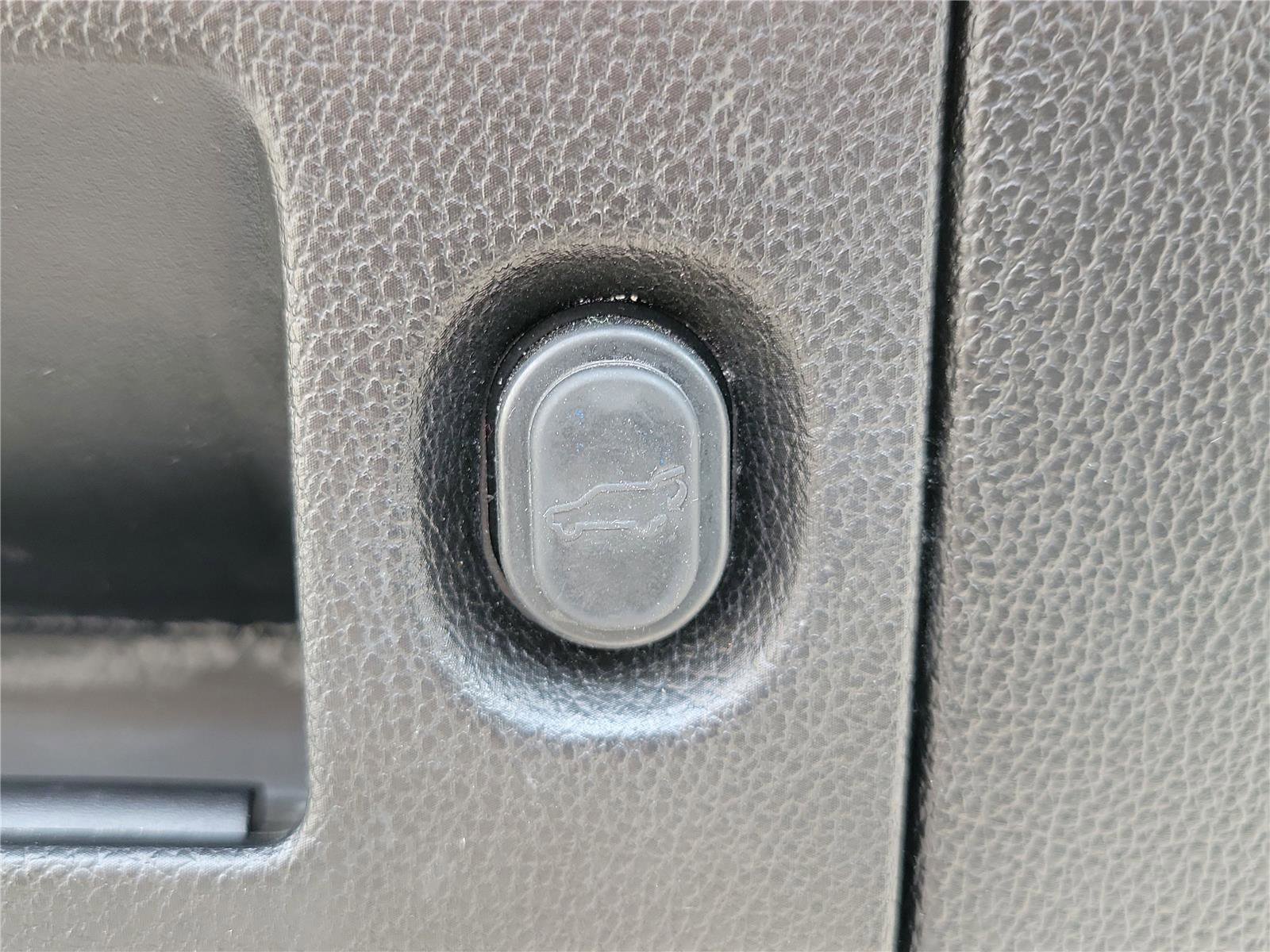 Used 2018 GMC Yukon XL Denali w/ Denali Ultimate Package image 9