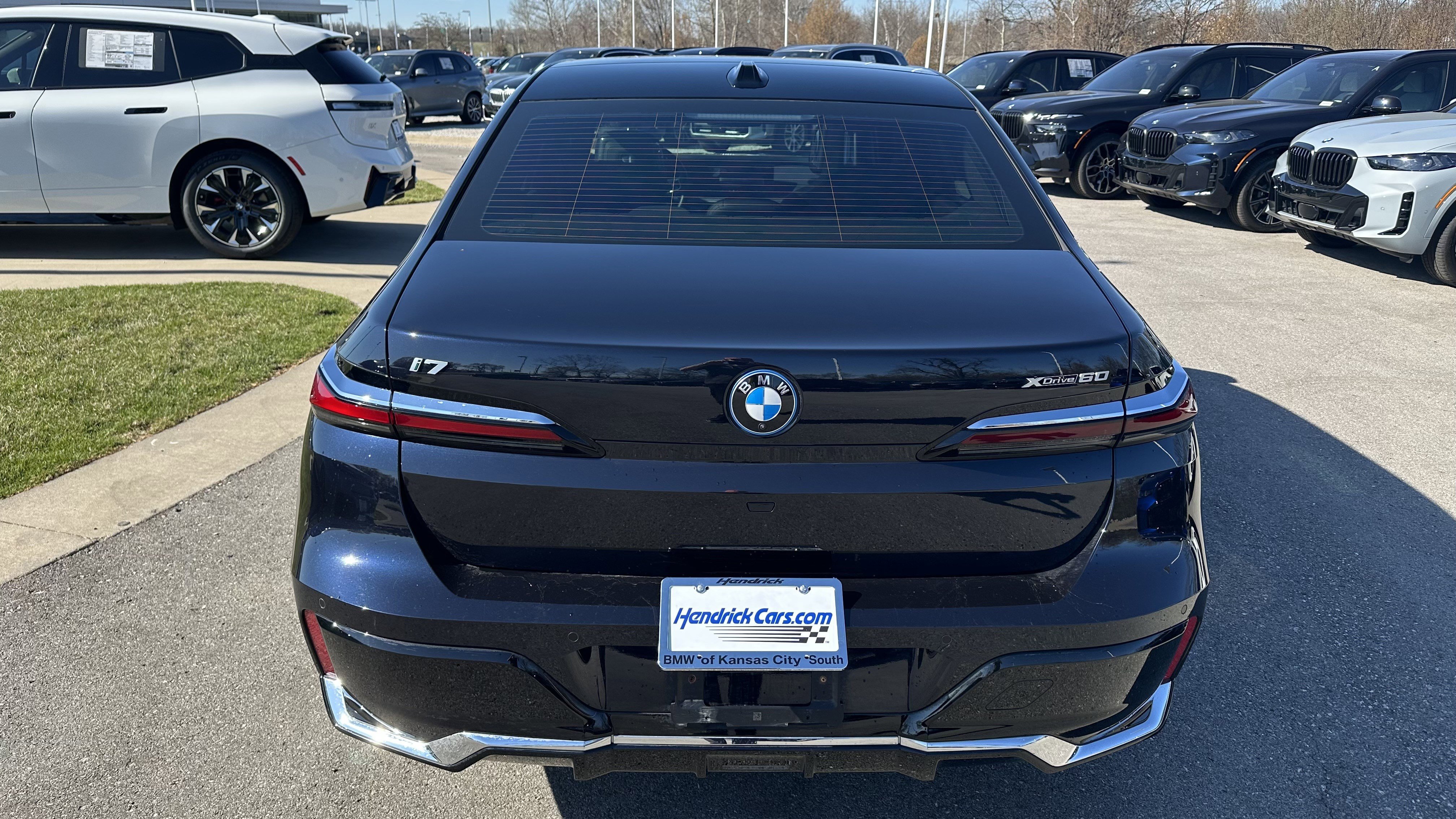 Used 2024 BMW i7 xDrive60 image 9