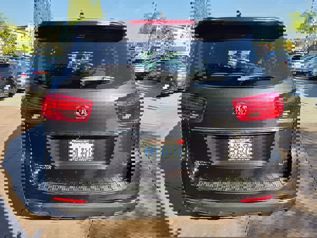 Used 2019 Kia Sedona LX image 12
