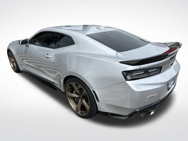 Used 2018 Chevrolet Camaro ZL1 RWD image 5
