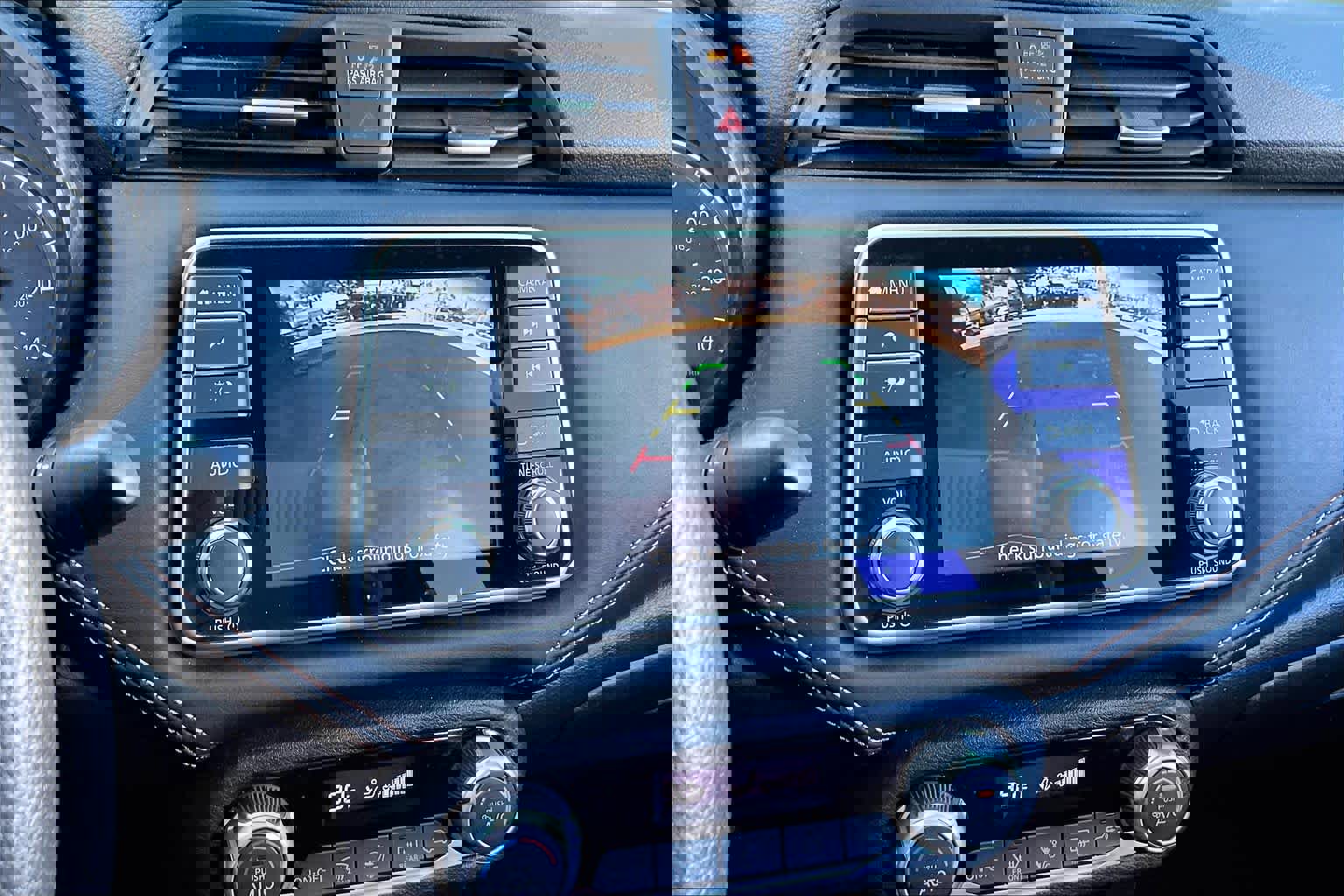 Used 2022 Nissan Versa SR w/ Trunk Package image 25