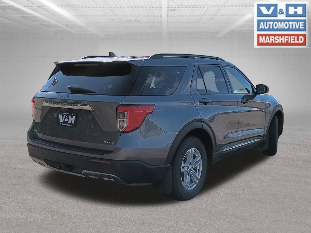Used 2022 Ford Explorer XLT w/ Equipment Group 202A AWD/4WD image 30
