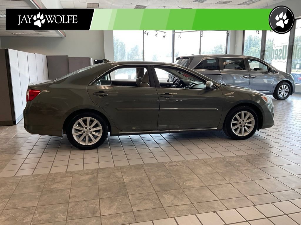 Used 2013 Toyota Camry XLE w/ Leather Pkg FWD image 5