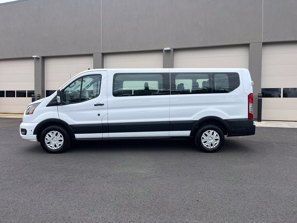 Used 2025 Ford Transit 350 XLT RWD image 4