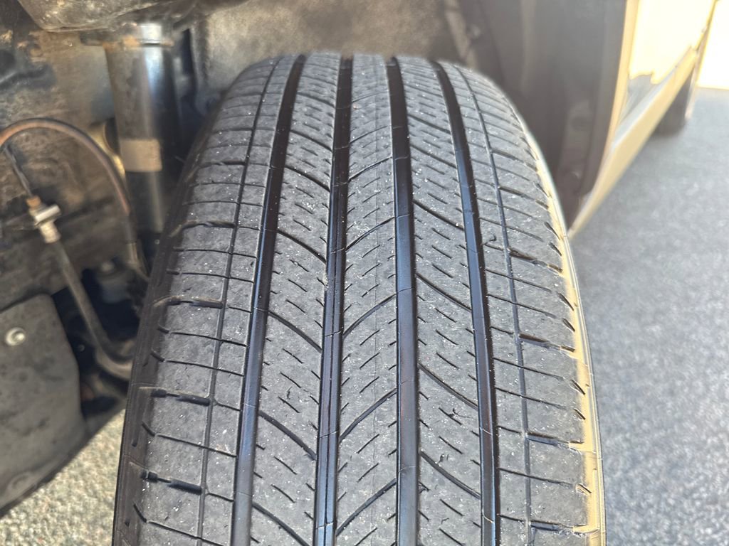 Used 2025 Toyota RAV4 LE AWD/4WD image 43