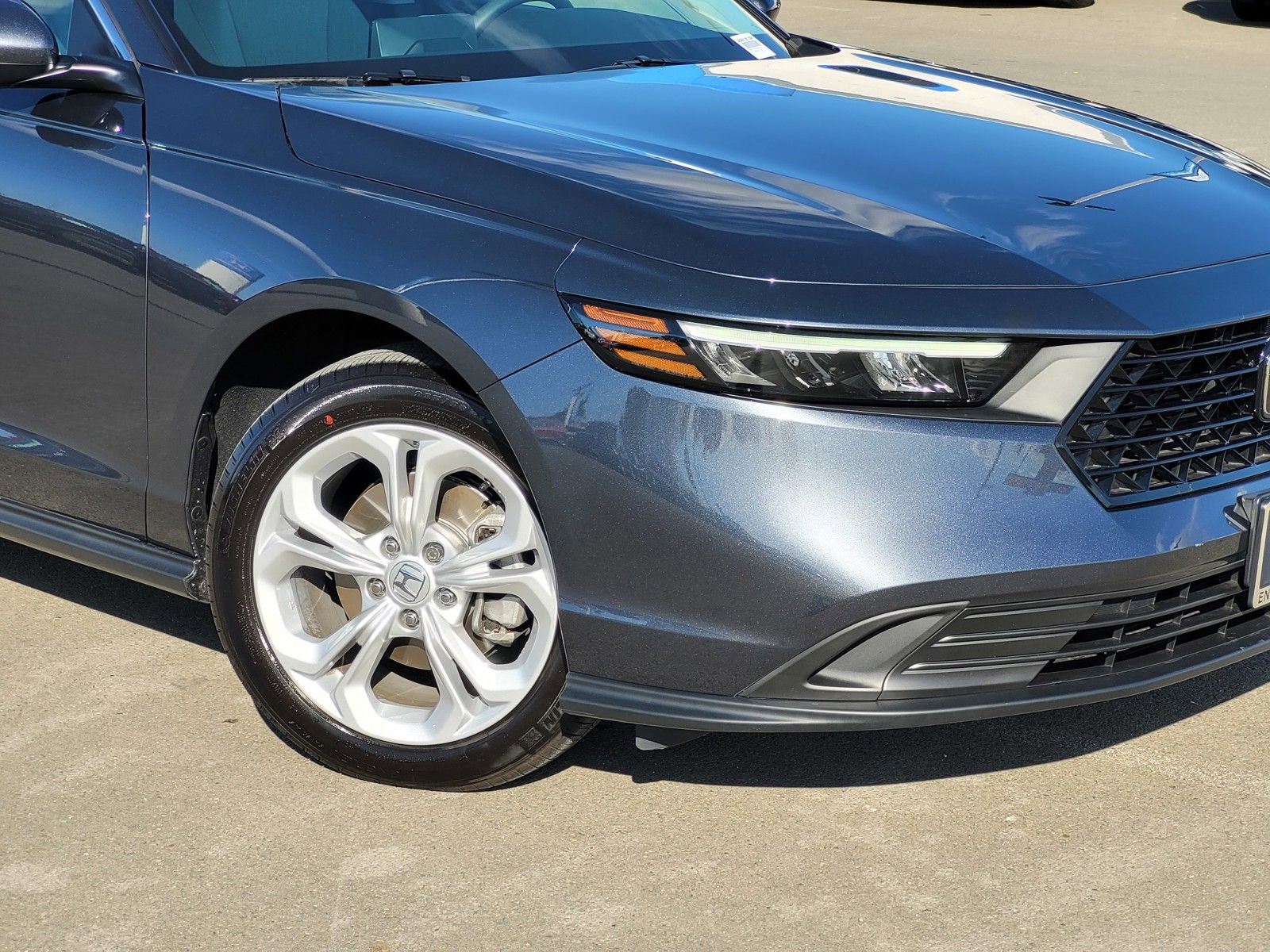 Certified 2025 Honda Accord LX image 3