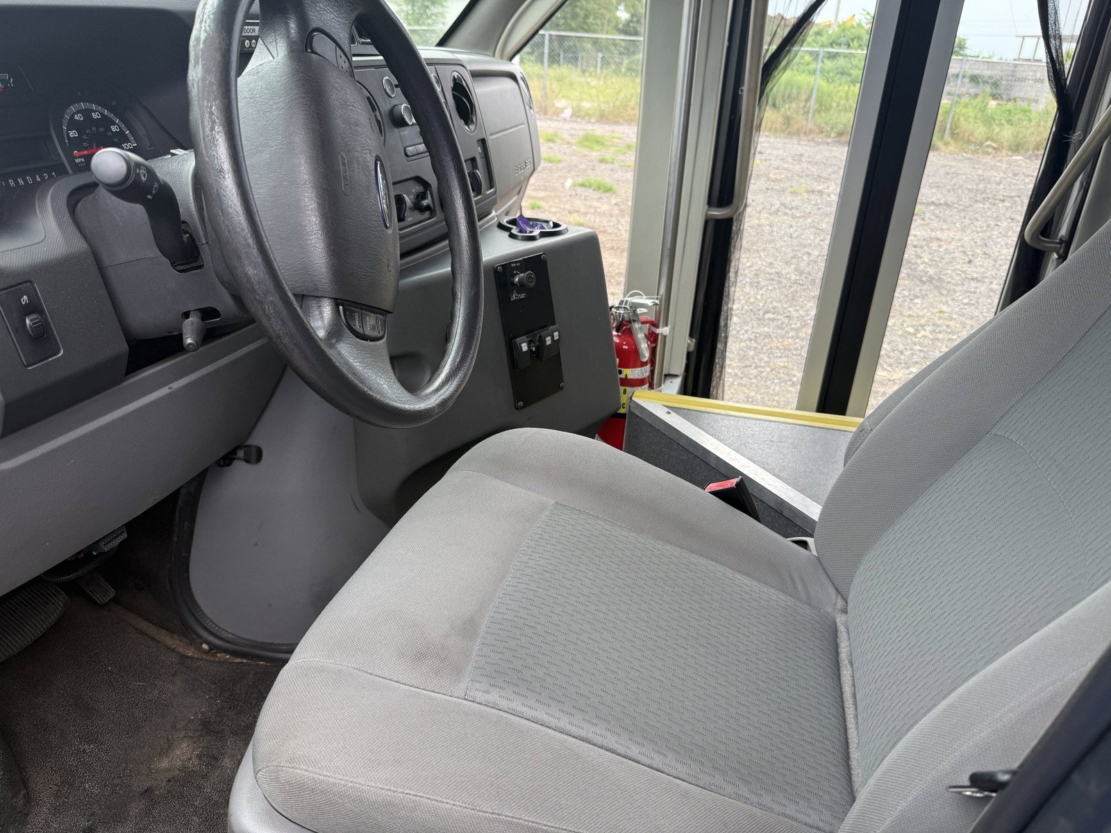 Used 2016 Ford E-450 and Econoline 450 Super Duty w/ Shuttle Bus Prep Package RWD image 10