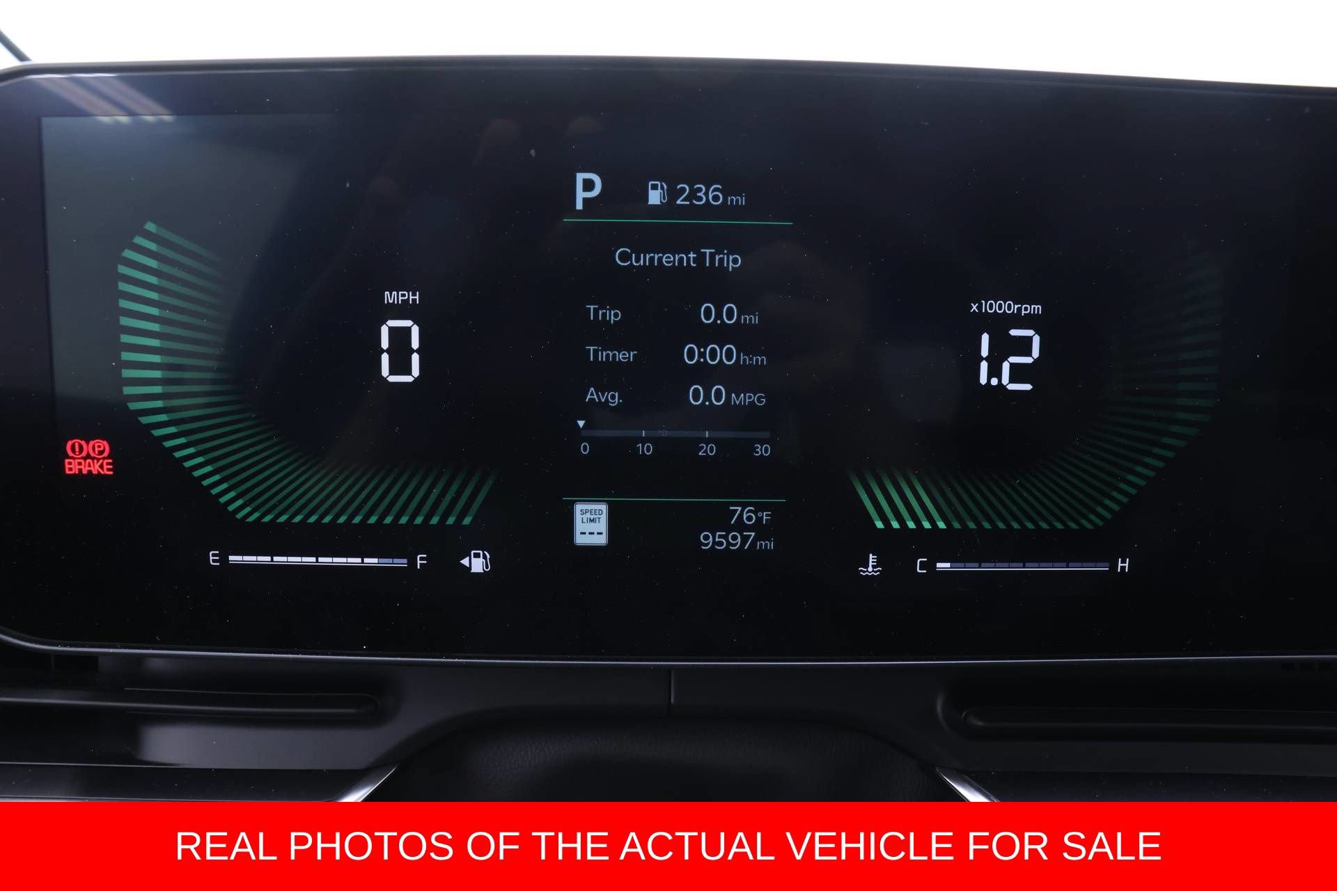 Used 2026 Kia Carnival LX FWD image 7