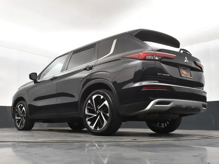 Used 2024 Mitsubishi Outlander FWD image 12