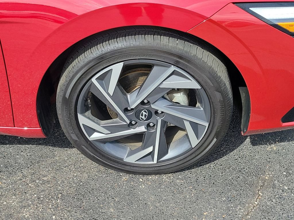 Used 2025 Hyundai Elantra SEL FWD image 7