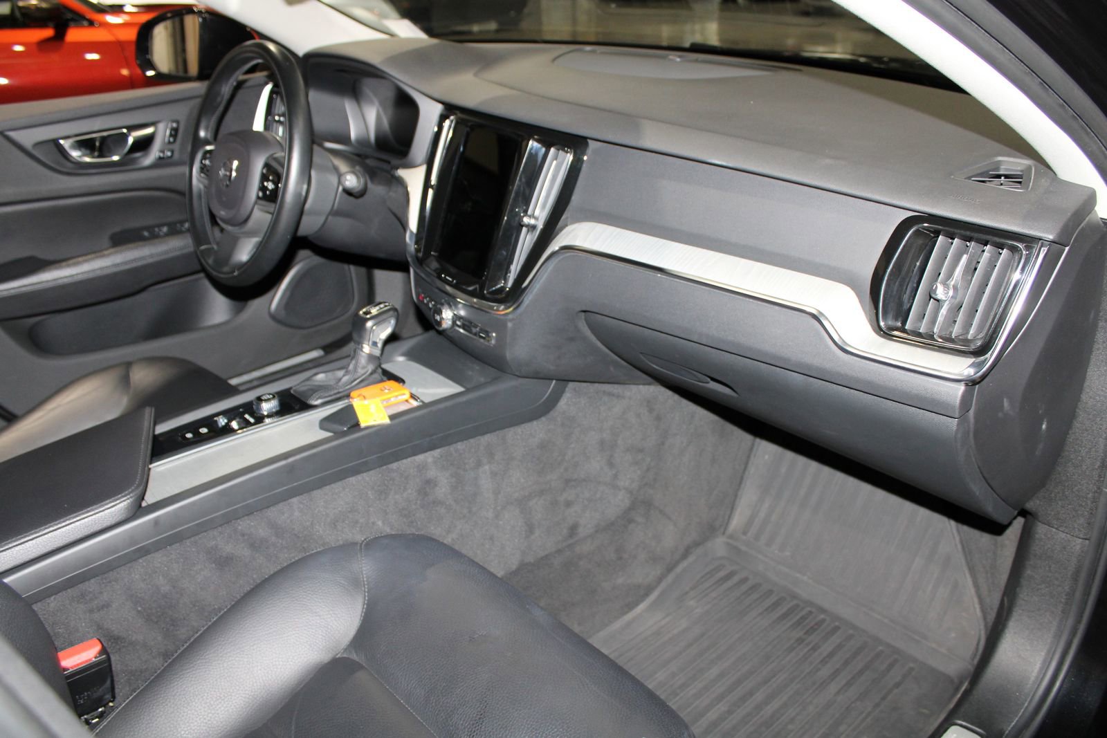 Used 2021 Volvo V60 T5 Cross Country w/ Climate Package image 22