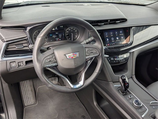 Used 2025 Cadillac XT6 Premium Luxury image 16