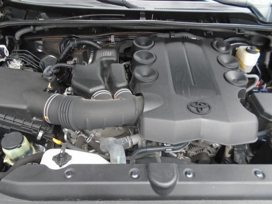 Used 2018 Toyota 4Runner SR5 image 28