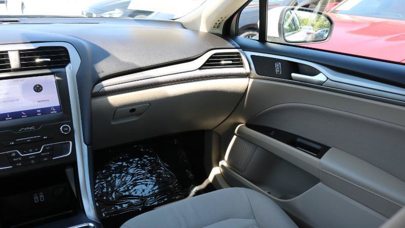 Used 2020 Ford Fusion SE w/ Fleet SE Value Package FWD image 23