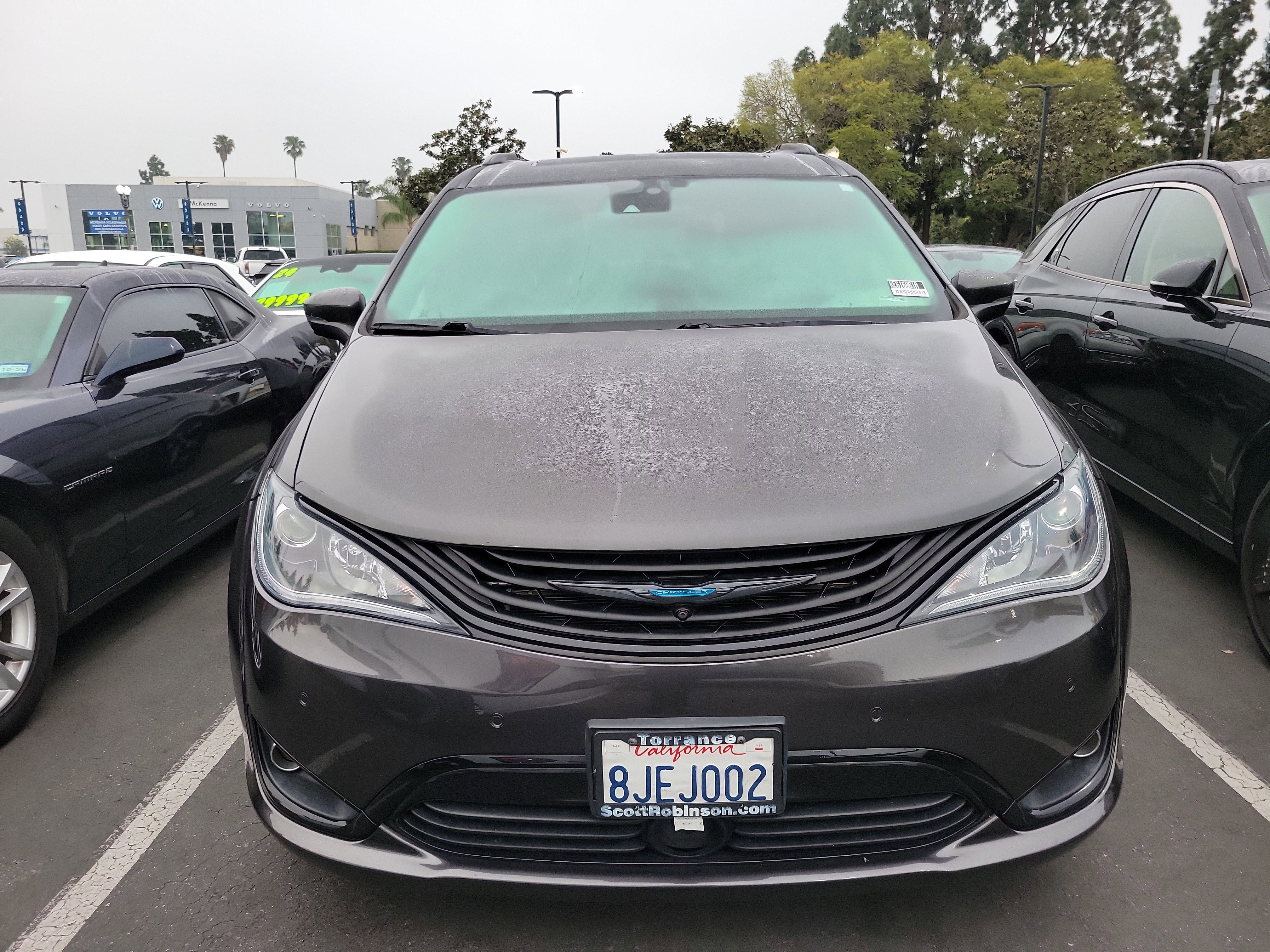 Used 2019 Chrysler Pacifica Limited w/ Advanced Safetytec Group image 2