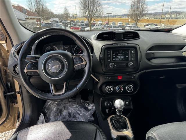 Used 2016 Jeep Renegade Latitude w/ Cold Weather Group image 12