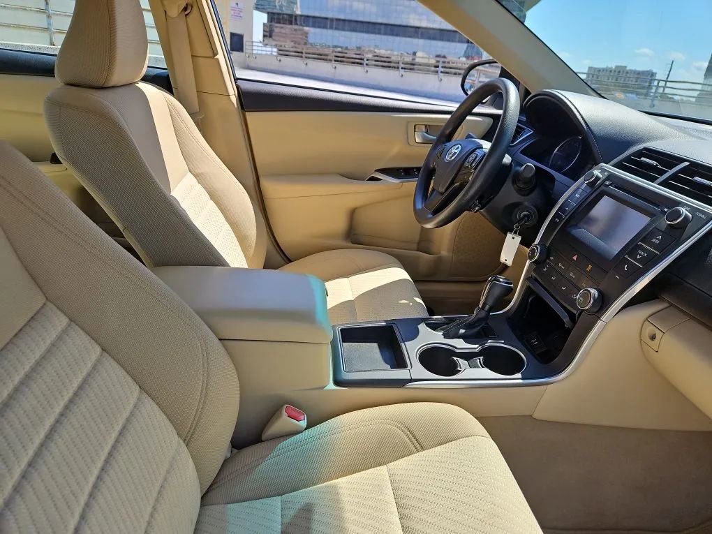Used 2017 Toyota Camry LE image 6