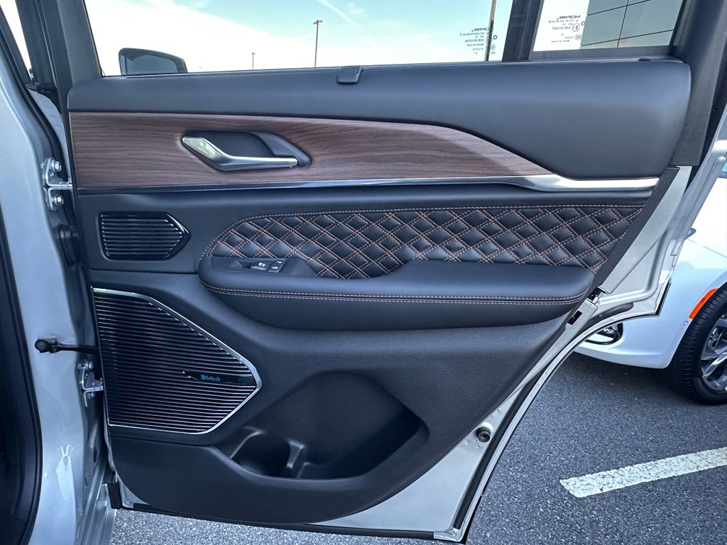 New 2025 Jeep Grand Cherokee Summit w/ Adv Protech Group IV image 33