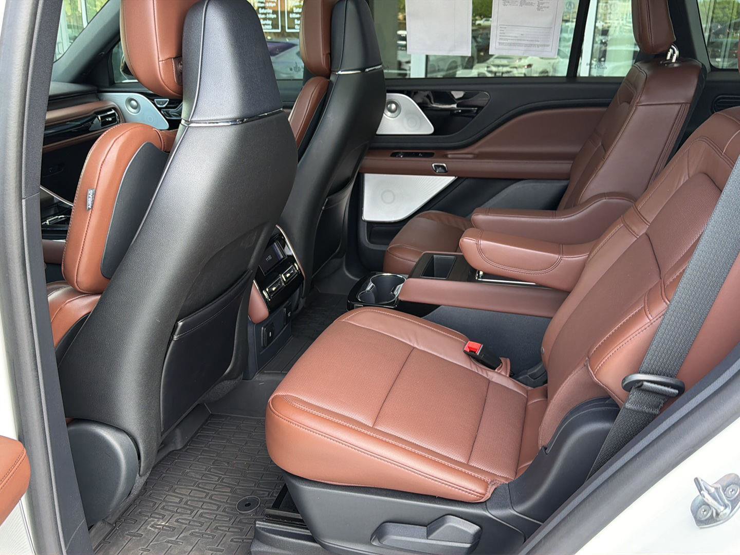 Used 2025 Lincoln Aviator Reserve w/ Equipment Group 201A AWD/4WD image 11