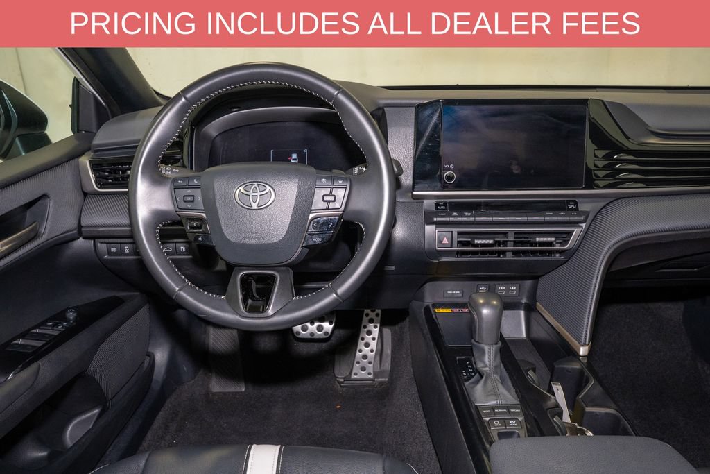 Used 2025 Toyota Camry SE FWD image 6