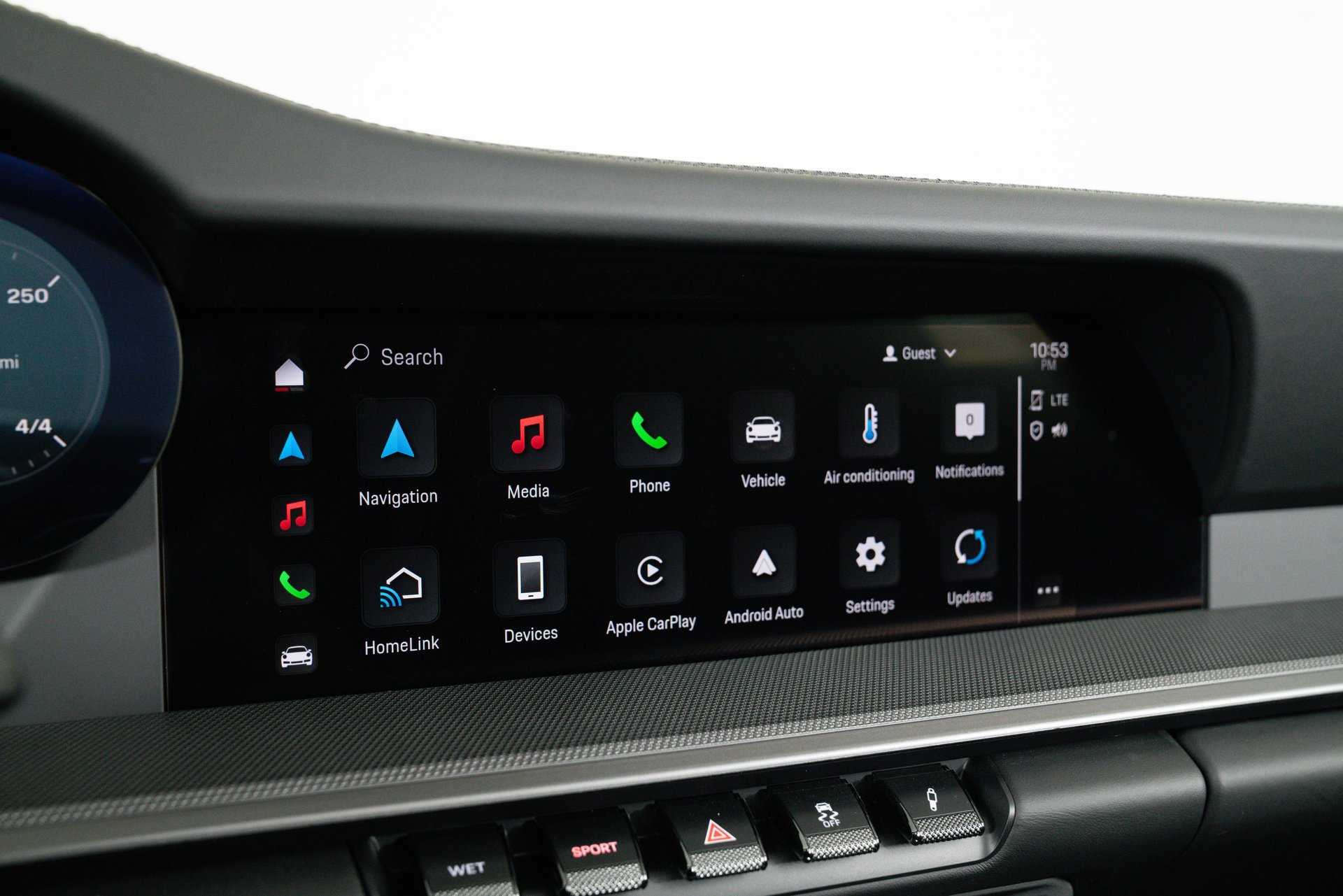 Used 2024 Porsche 911 Targa 4S w/ Premium Package image 32