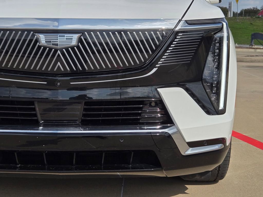 Certified 2025 Cadillac Escalade IQ Luxury 2 w/ LPO, Premium Carpet Package image 6