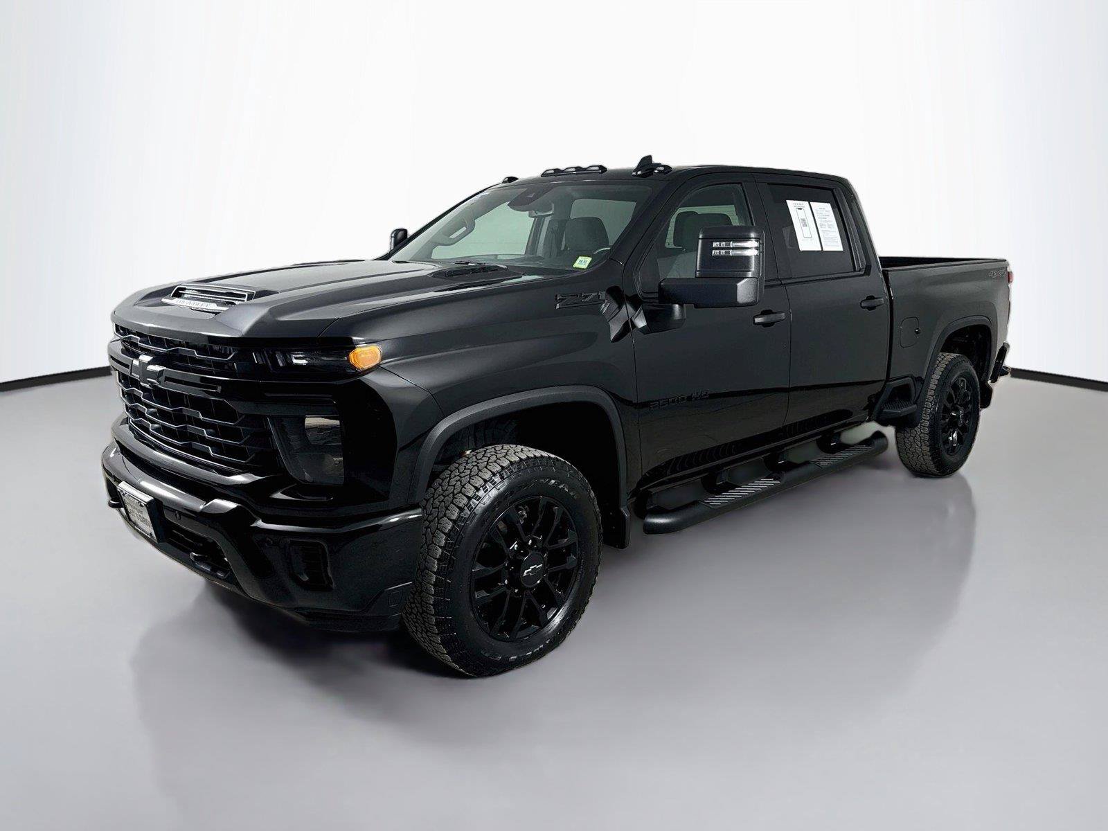 Used 2025 Chevrolet Silverado 2500 Custom w/ Custom Value Package AWD/4WD image 8
