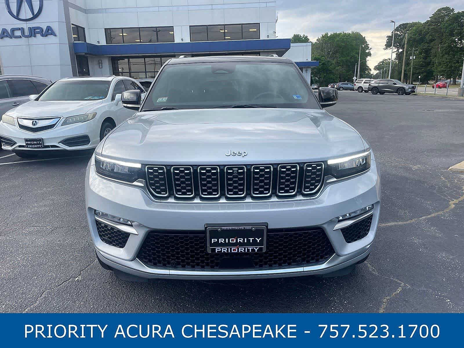 Used 2022 Jeep Grand Cherokee Summit AWD/4WD image 8