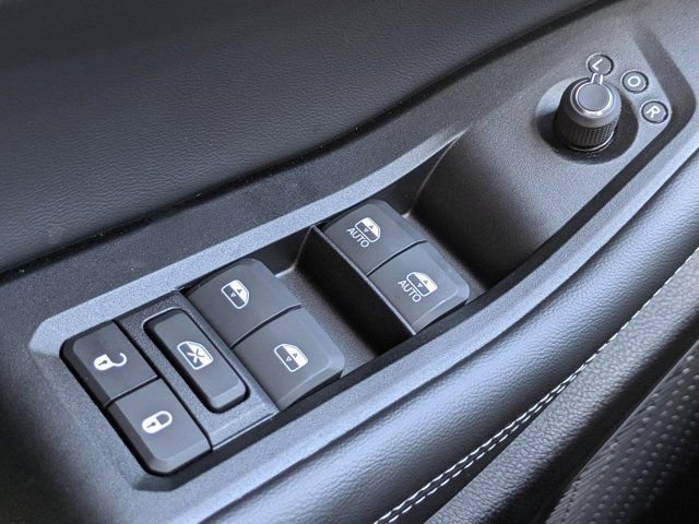 New 2025 Jeep Grand Cherokee Altitude image 21