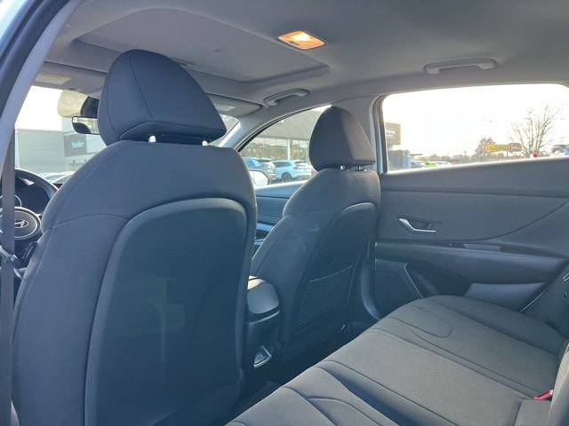 Certified 2025 Hyundai Elantra SEL image 13