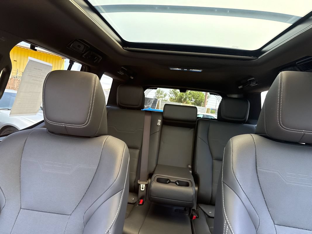 Used 2026 Lexus GX 550 w/ Accessory Package (31) AWD/4WD image 34
