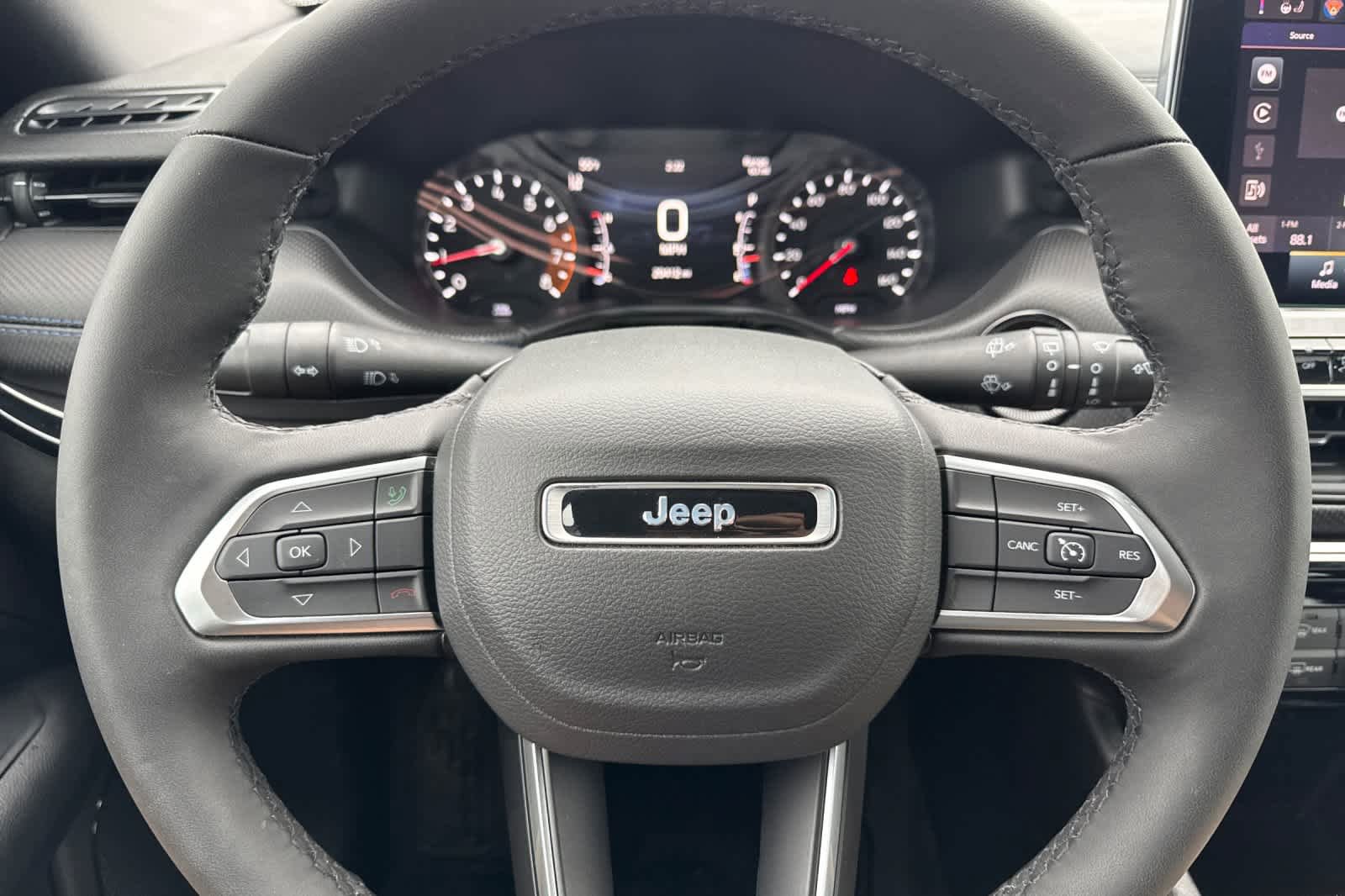 Used 2025 Jeep Compass Latitude w/ Altitude Special Edition AWD/4WD image 25