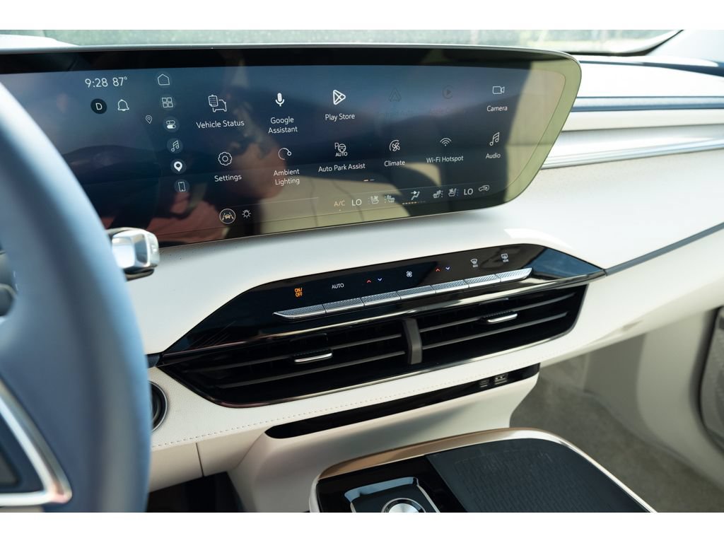 Used 2025 Buick Enclave Avenir w/ Super Cruise Package FWD image 24