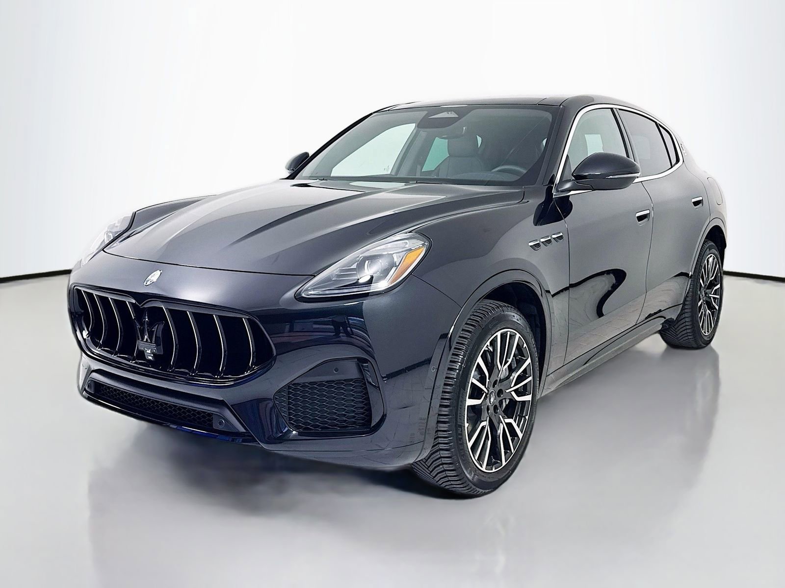New 2025 Maserati Grecale GT AWD/4WD image 4
