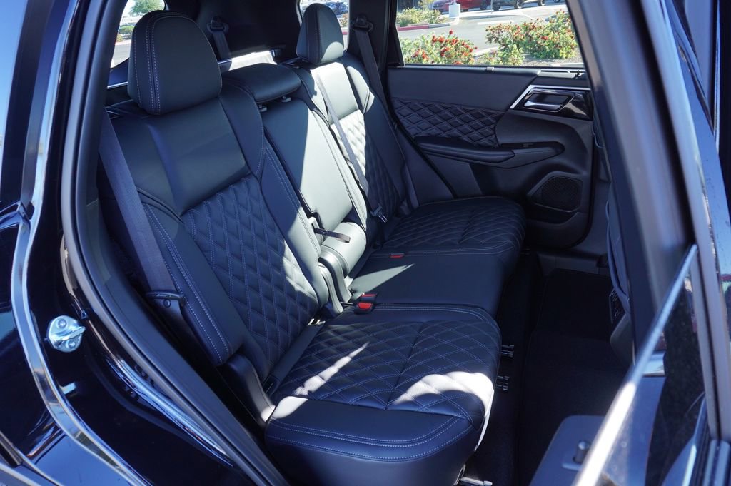 New 2026 Nissan Rogue Platinum image 9
