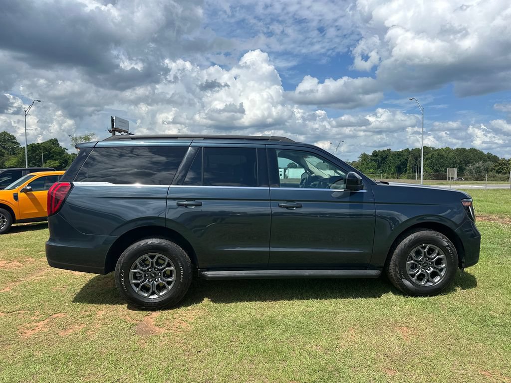 Certified 2025 Ford Expedition Active AWD/4WD image 8