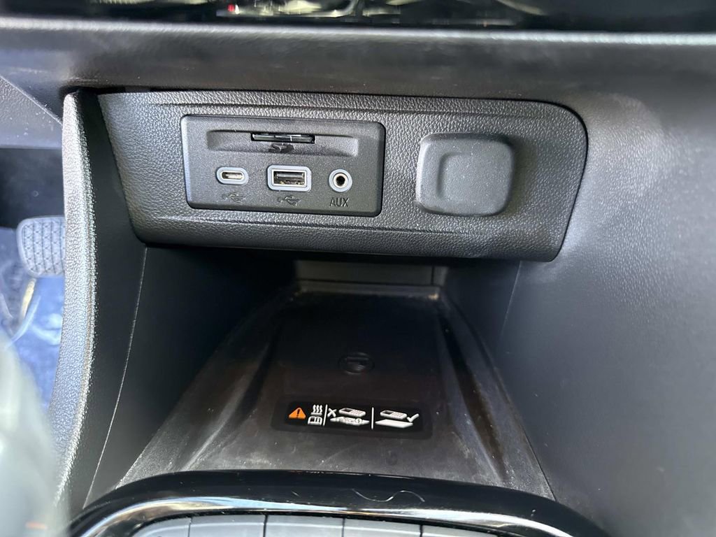 Used 2022 Buick Encore GX Essence w/ Advanced Technology Package image 31