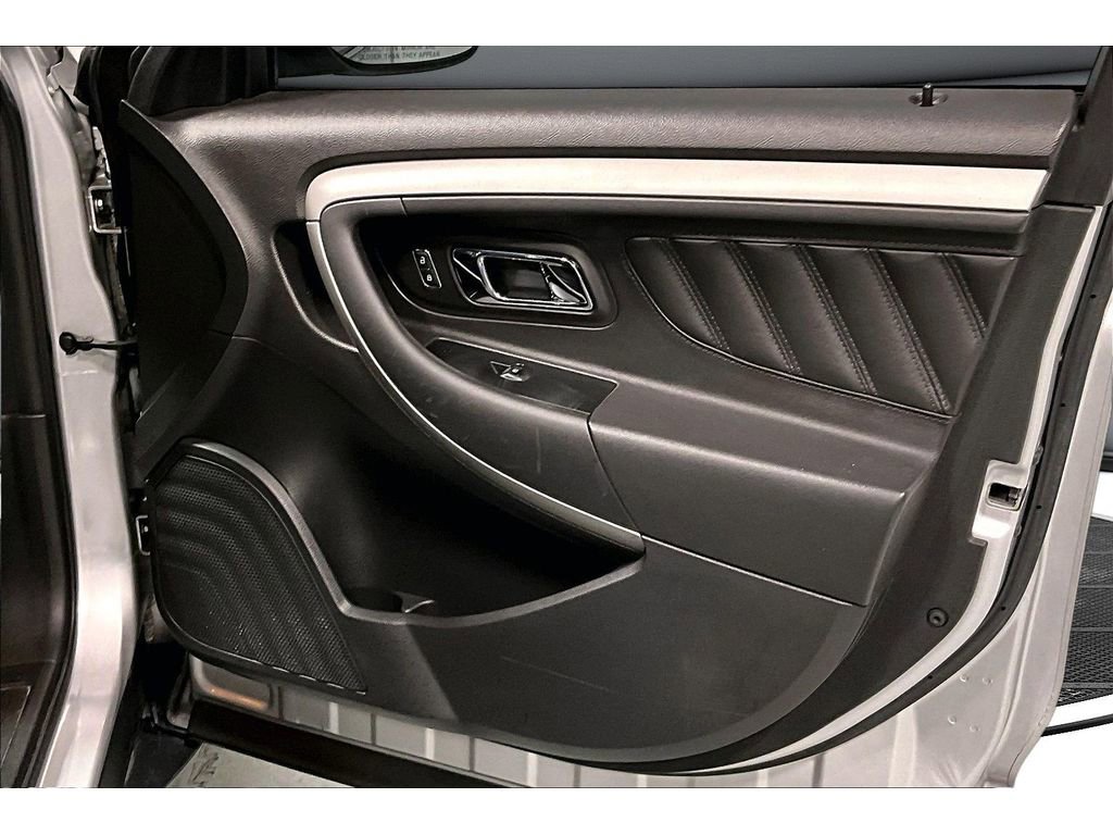 Used 2013 Ford Taurus SEL image 23