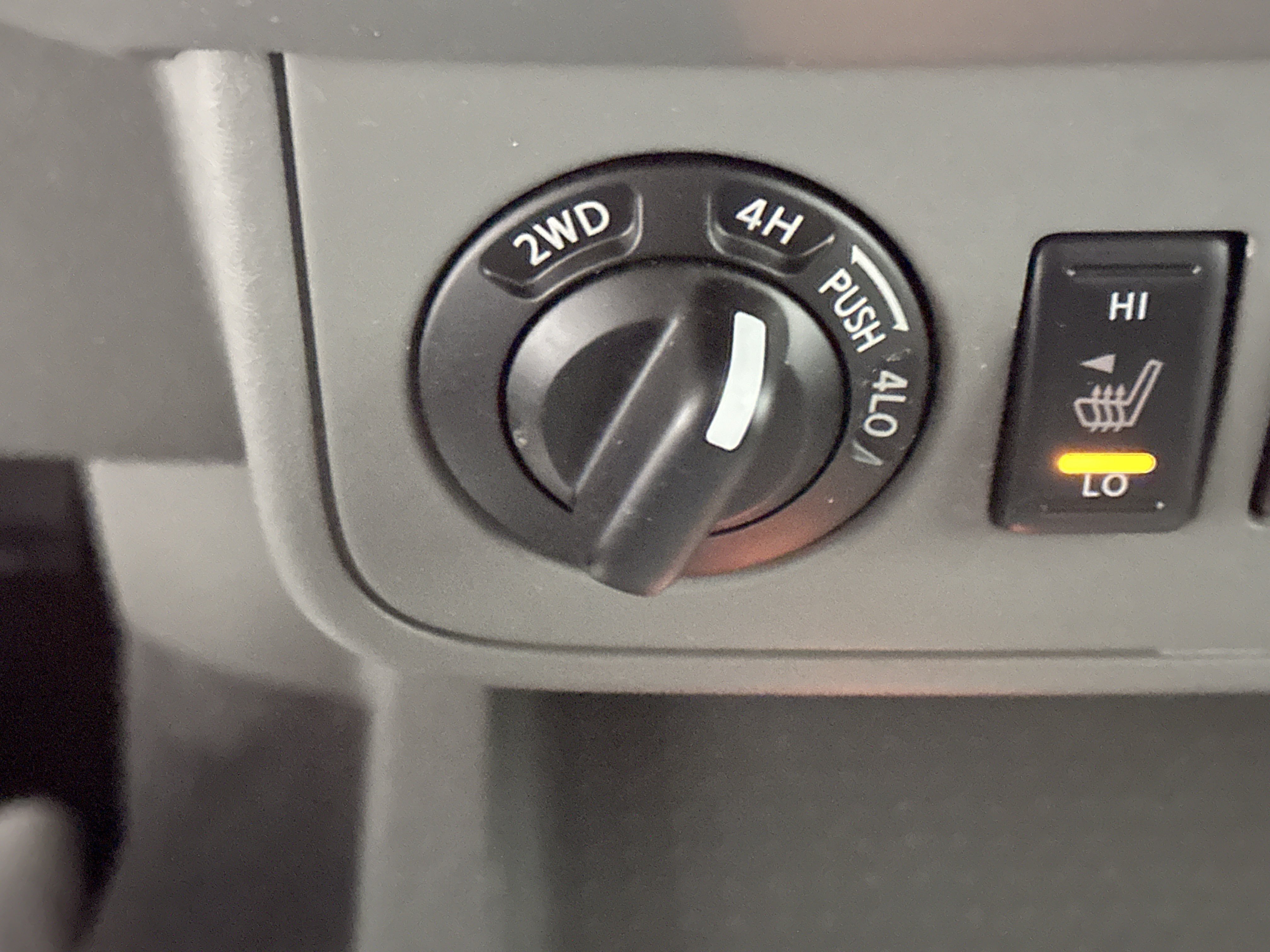 Used 2021 Nissan Frontier SV w/ Midnight Edition Floor Mats image 34