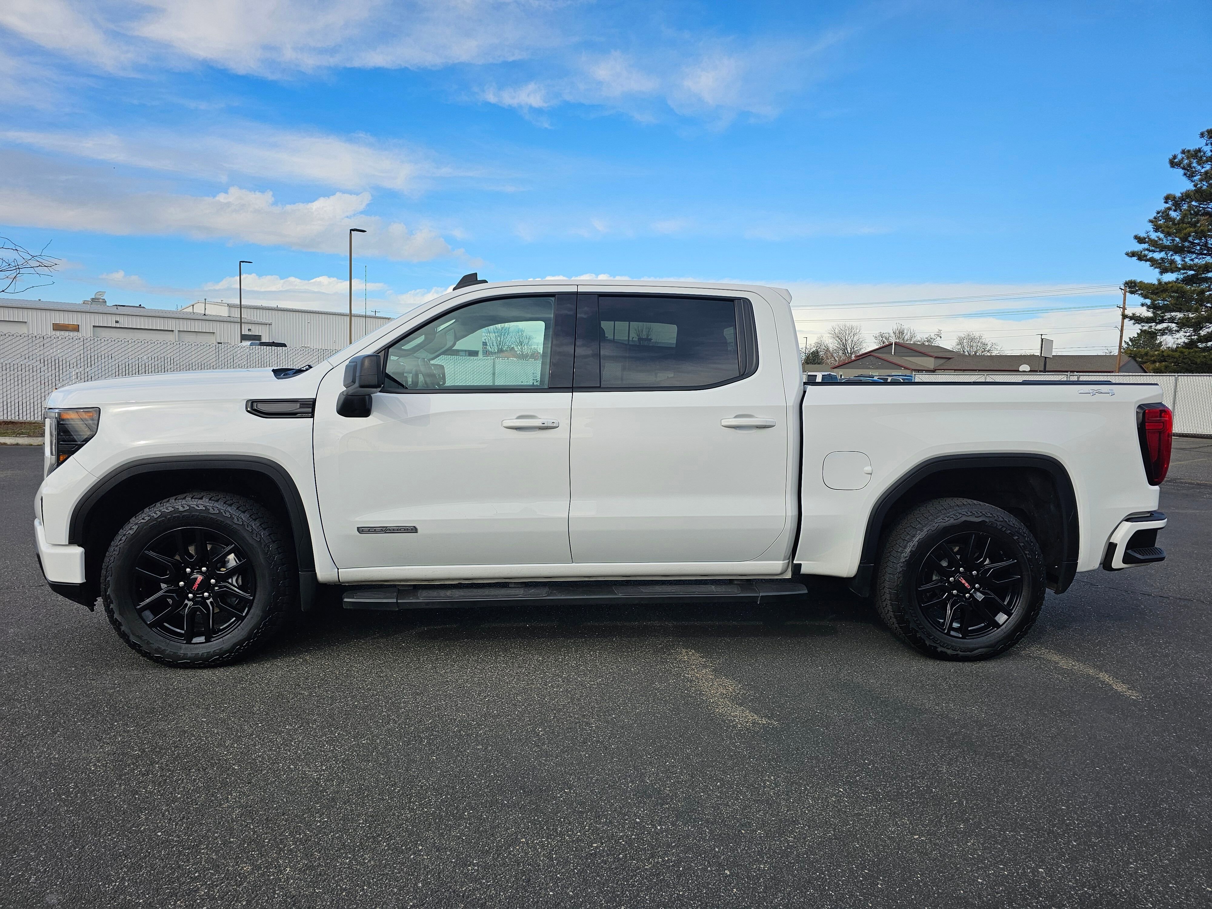 Used 2024 GMC Sierra 1500 Elevation w/ LPO, Elevation Black Package image 34
