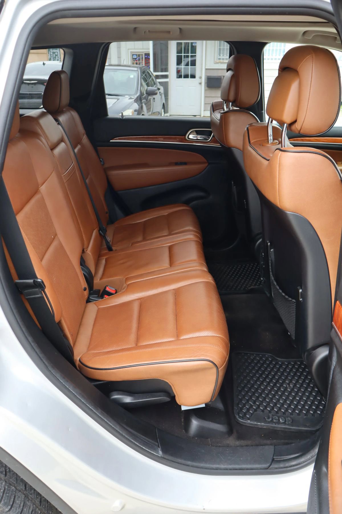 Used 2012 Jeep Grand Cherokee Overland image 16