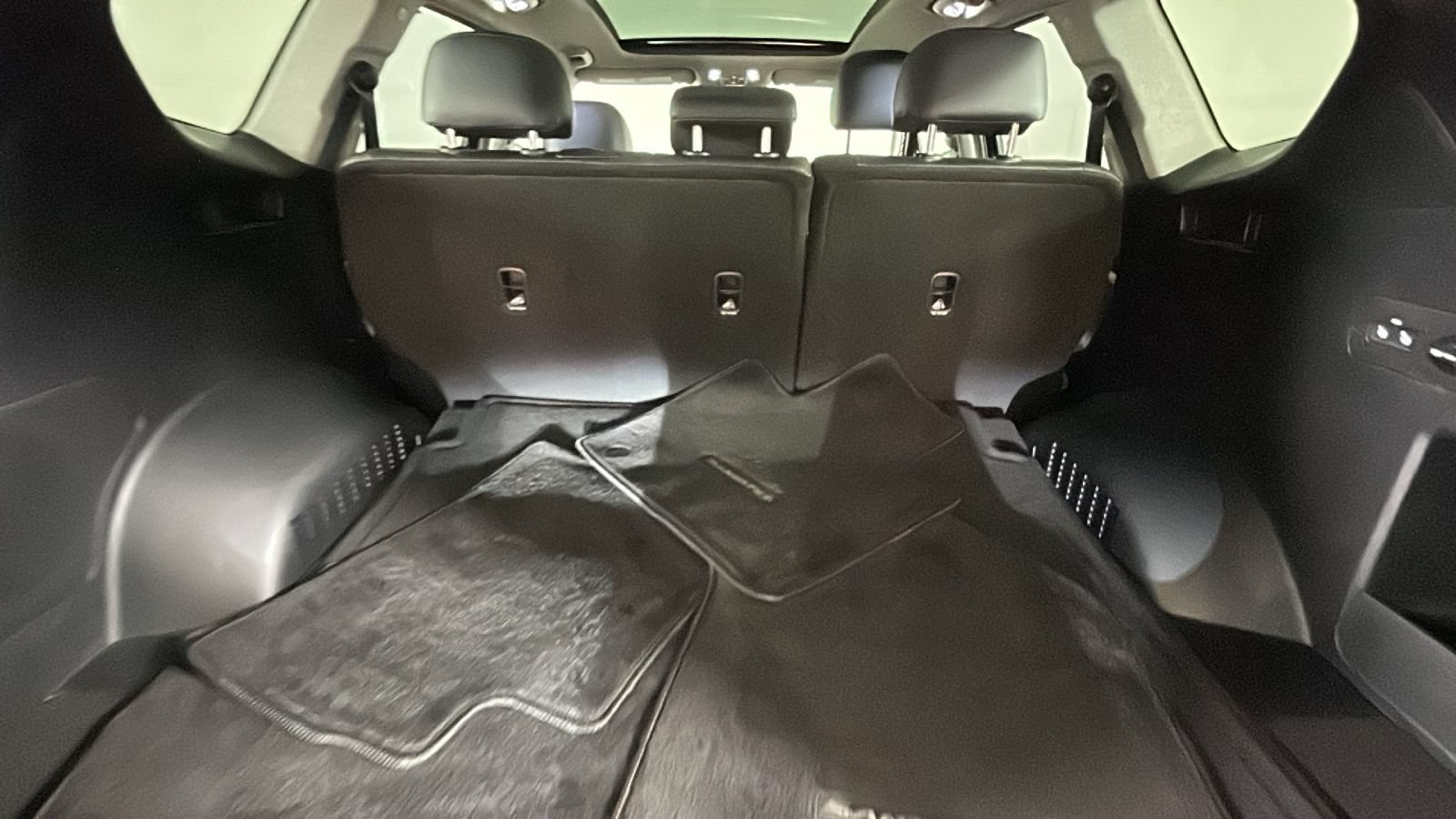 Used 2019 Hyundai Santa Fe AWD image 34