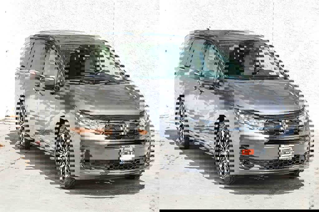 New 2026 Honda Odyssey Elite image 3
