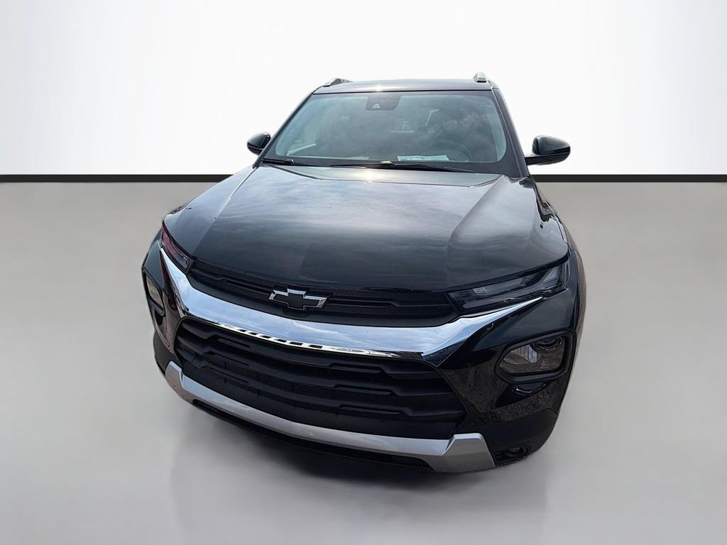 Used 2023 Chevrolet TrailBlazer LT w/ Convenience Package AWD/4WD image 2