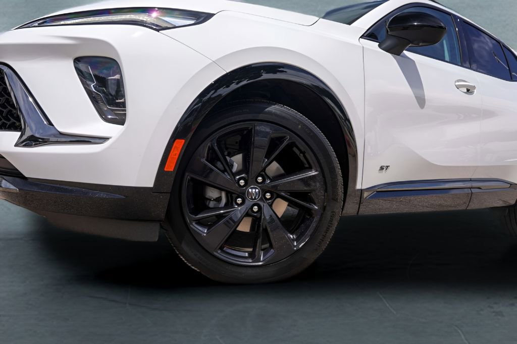 Used 2025 Buick Envision Sport Touring AWD/4WD image 4