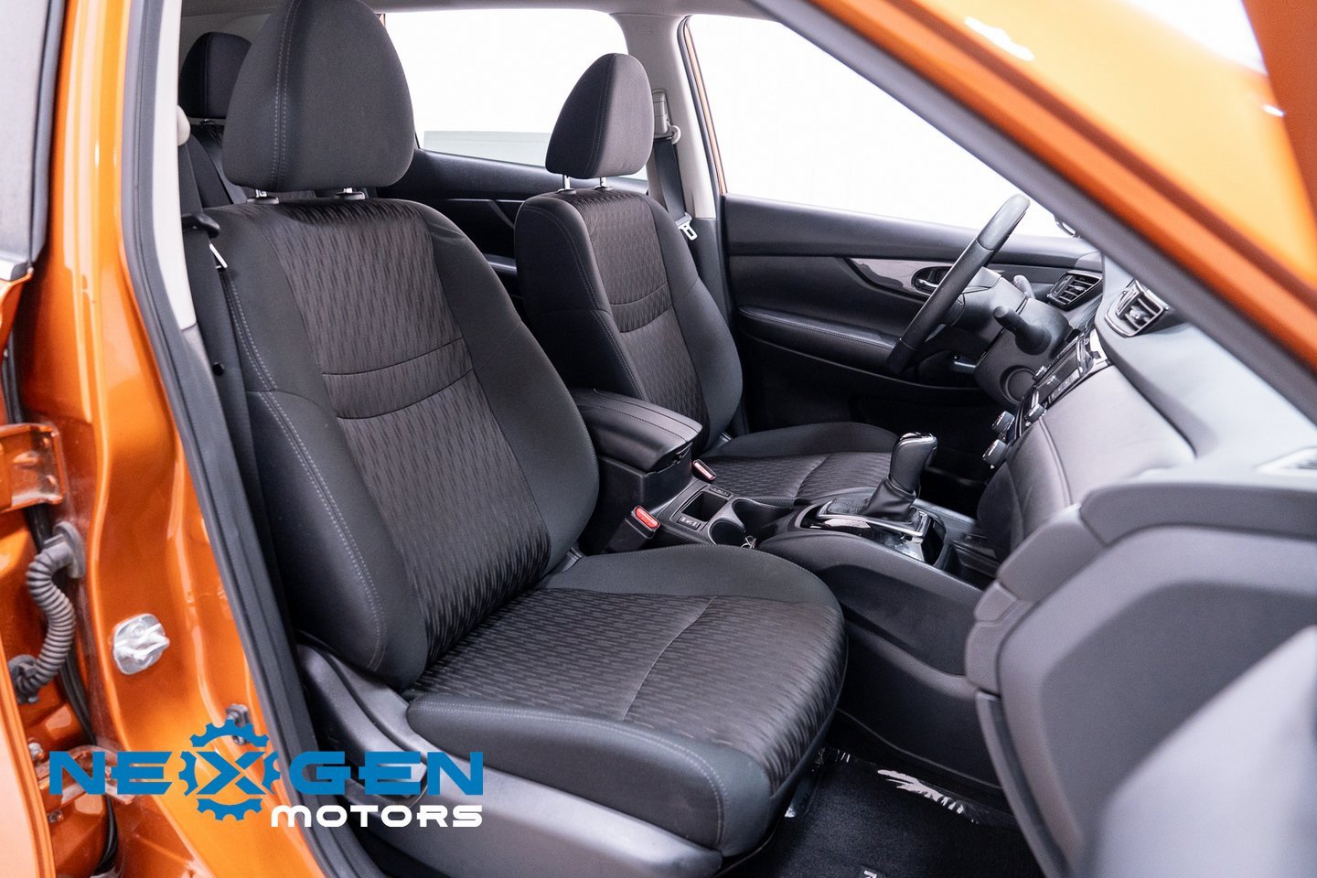 Used 2020 Nissan Rogue SV w/ Premium Package image 50